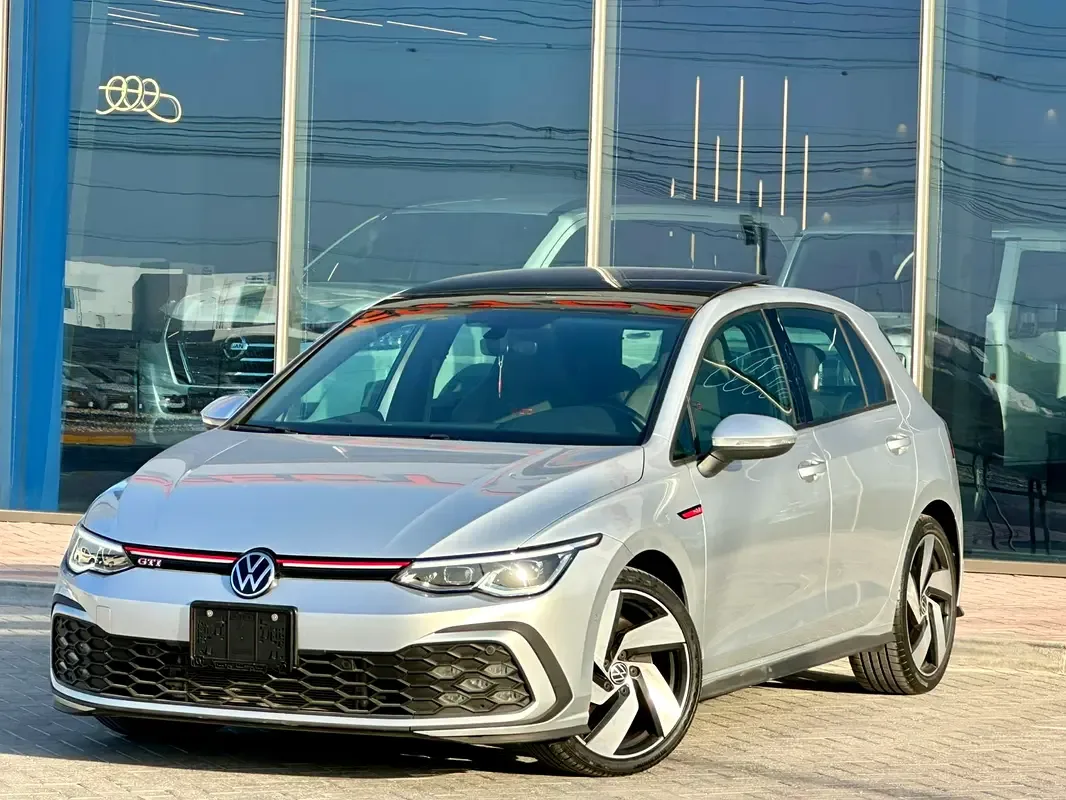 Volkswagen Golf GTI 2.0 AMT (245 hp)