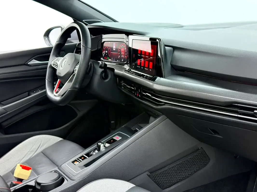 Volkswagen Golf GTI 2.0 AMT (245 hp) - 13