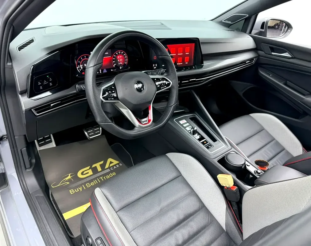 Volkswagen Golf GTI 2.0 AMT (245 hp) - 11