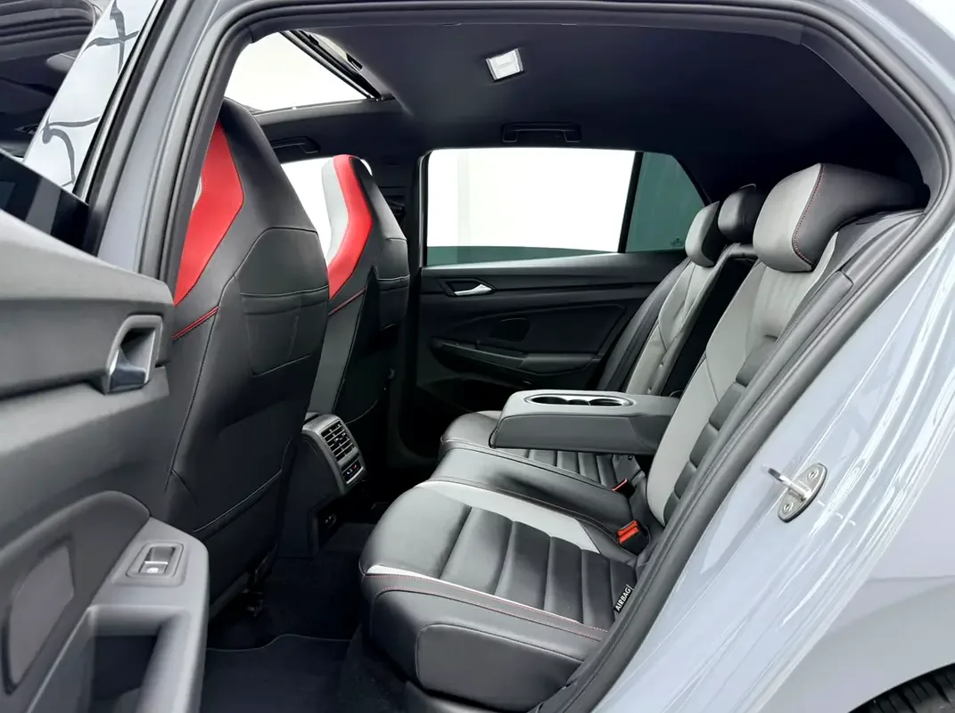 Volkswagen Golf GTI 2.0 AMT (245 hp) - 16