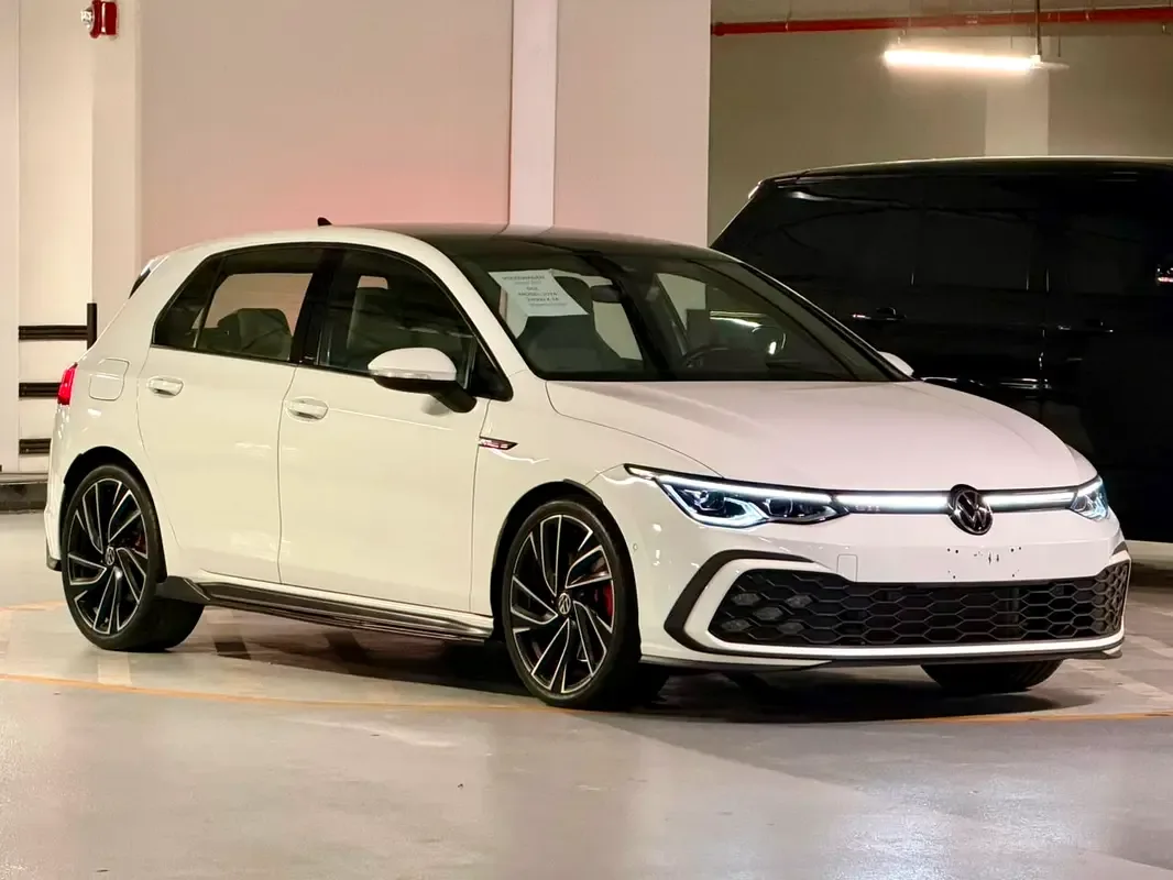 Volkswagen Golf GTI 2.0 AMT (245 hp) - 3