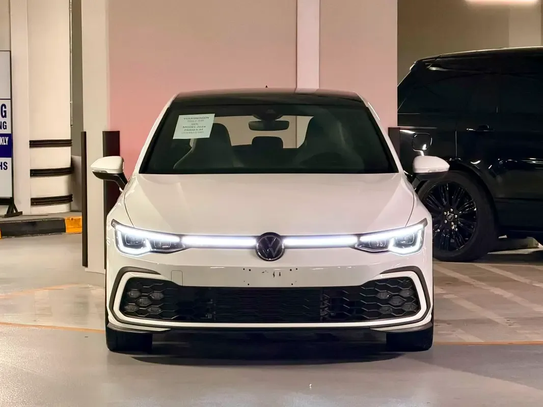 Volkswagen Golf GTI 2.0 AMT (245 hp) - 4