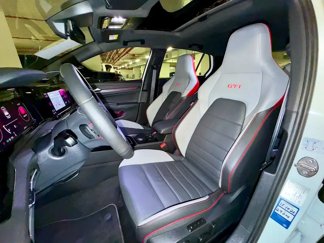 Volkswagen Golf GTI 2.0 AMT (245 hp) - 10