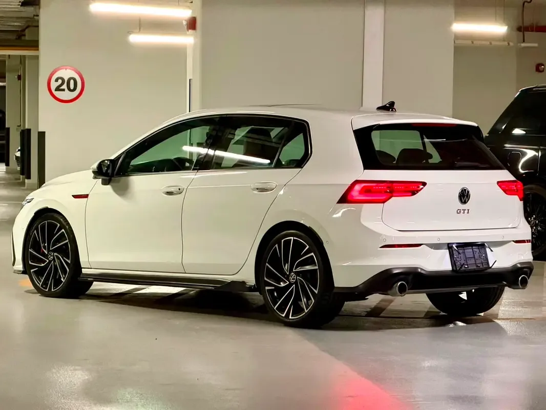 Volkswagen Golf GTI 2.0 AMT (245 hp) - 7