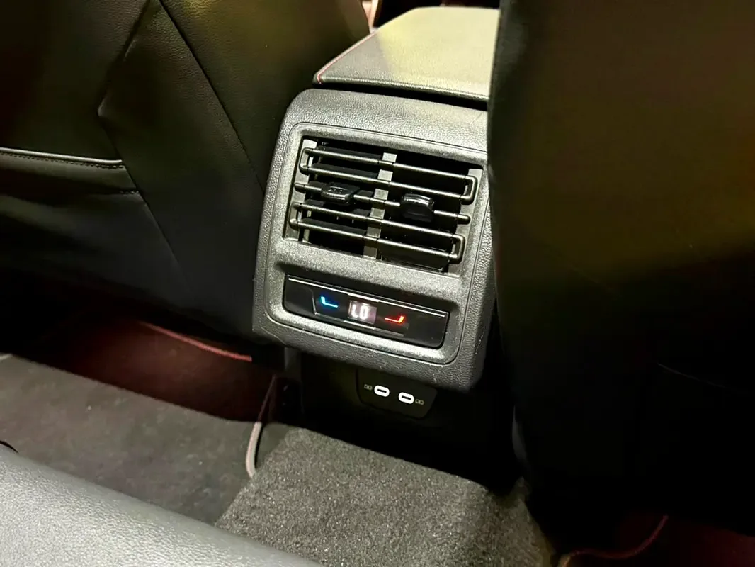 Volkswagen Golf GTI 2.0 AMT (245 hp) - 16
