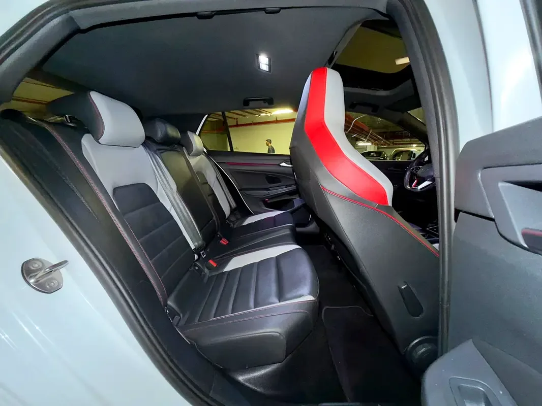Volkswagen Golf GTI 2.0 AMT (245 hp) - 14