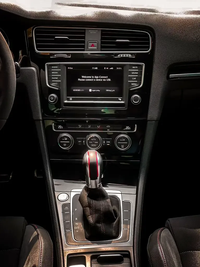 Volkswagen Golf GTI 2.0 AMT (245 hp) - 4