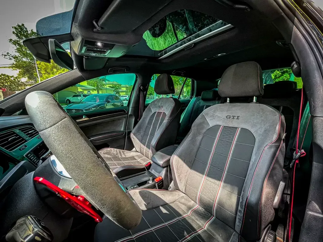 Volkswagen Golf GTI 2.0 AMT (245 hp) - 6