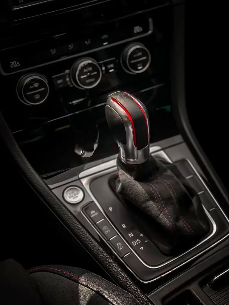Volkswagen Golf GTI 2.0 AMT (245 hp) - 5