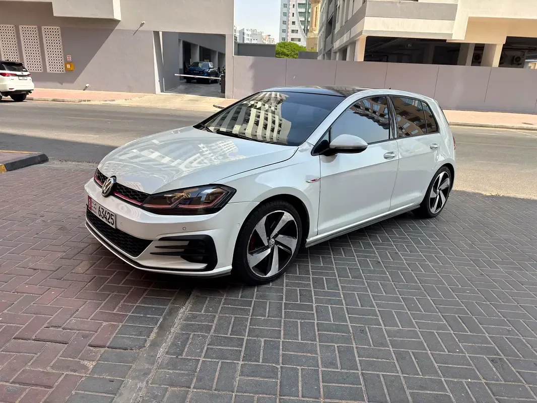 Volkswagen Golf GTI 2.0 AMT (245 hp) - 2