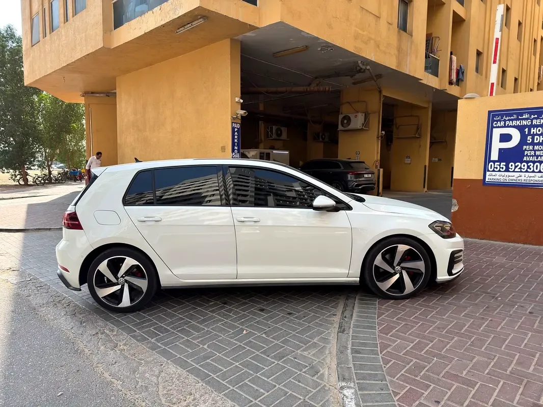 Volkswagen Golf GTI 2.0 AMT (245 hp) - 4