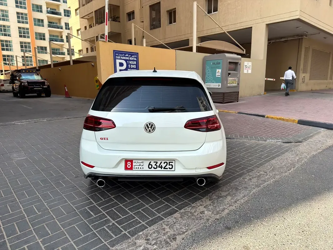 Volkswagen Golf GTI 2.0 AMT (245 hp) - 6