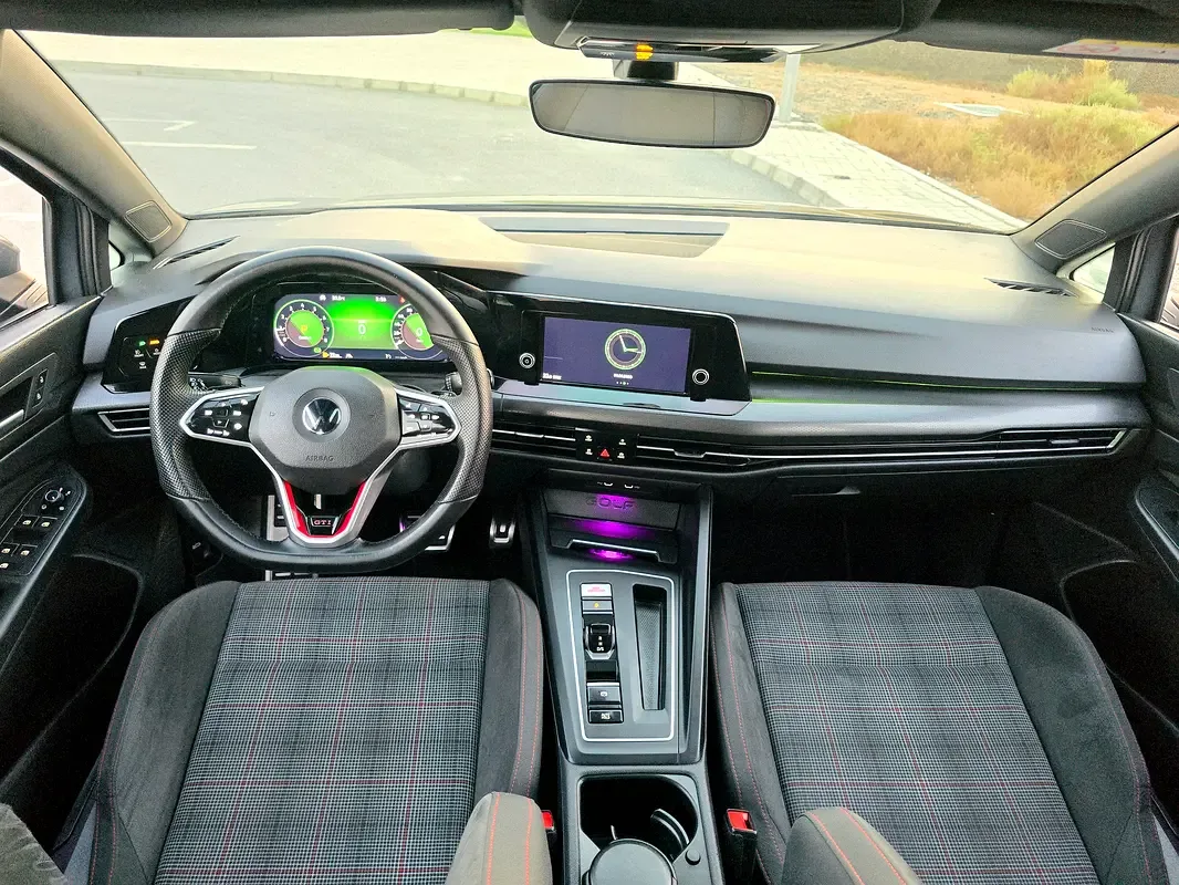 Volkswagen Golf GTI 2.0 AMT (245 حصان) - 9