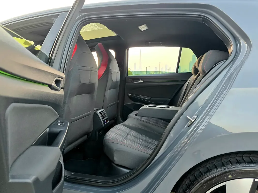 Volkswagen Golf GTI 2.0 AMT (245 حصان) - 11