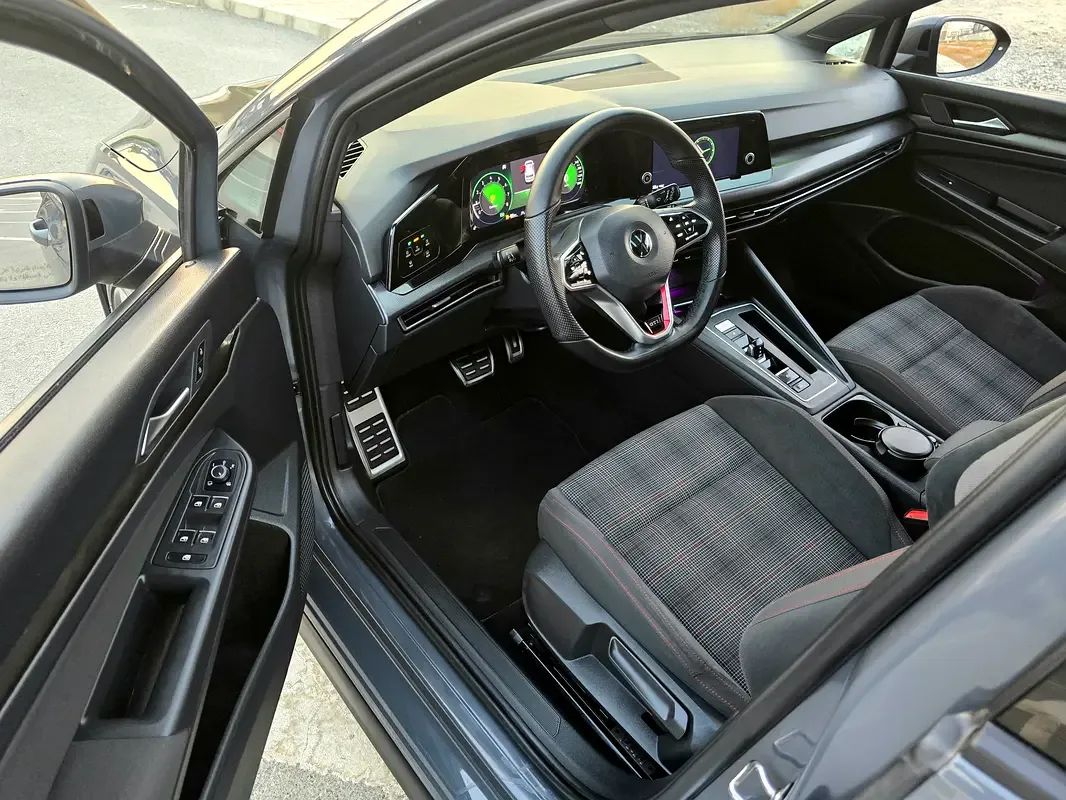 Volkswagen Golf GTI 2.0 AMT (245 حصان) - 10