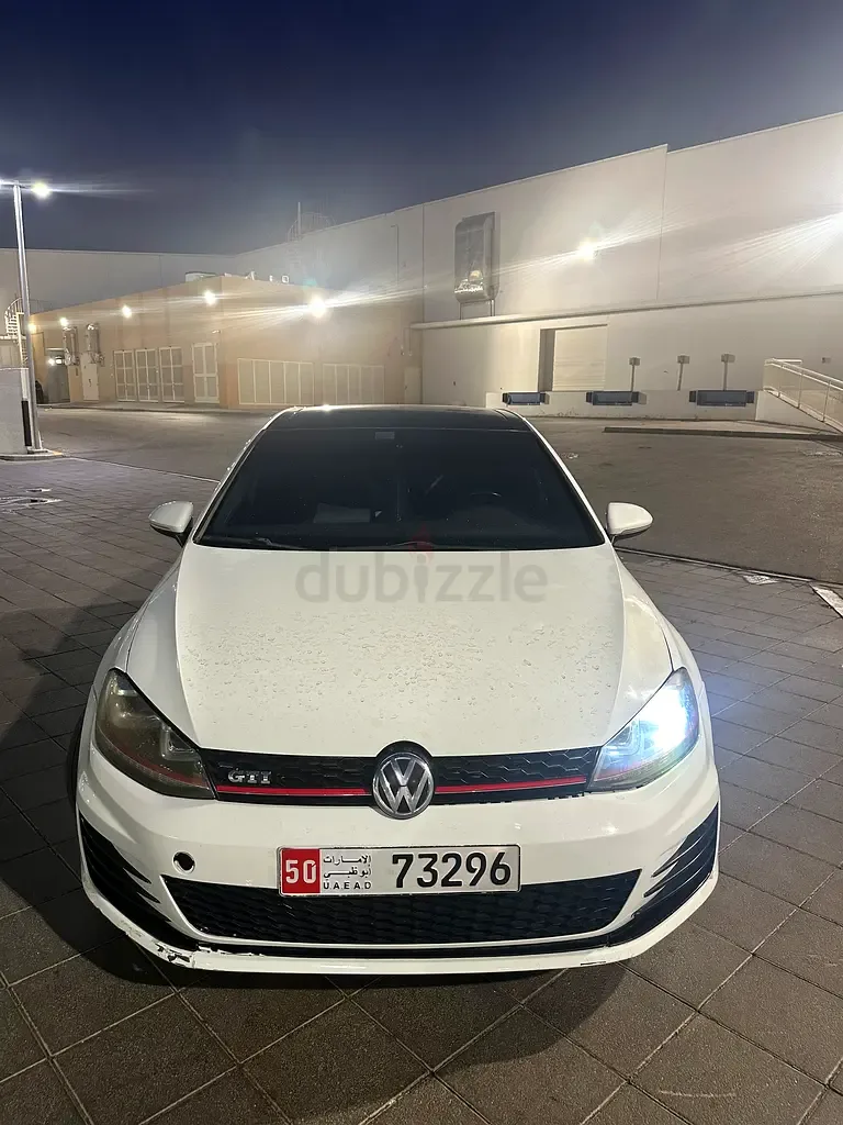 Volkswagen Golf GTI 2.0 AMT (265 hp)