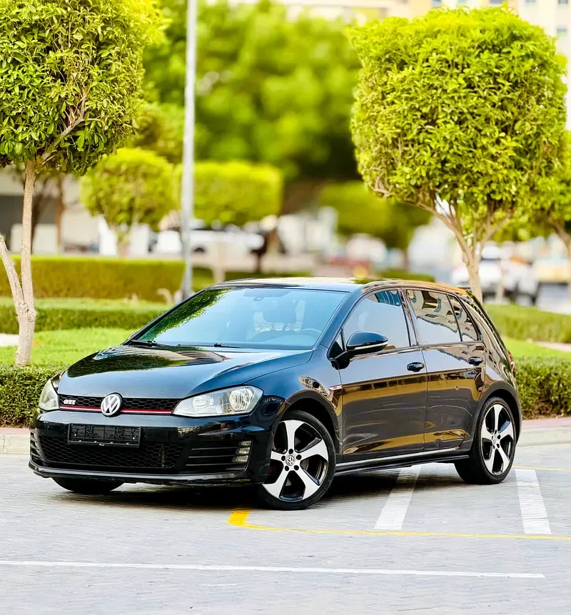 Volkswagen Golf GTI 2.0 AMT (265 hp)