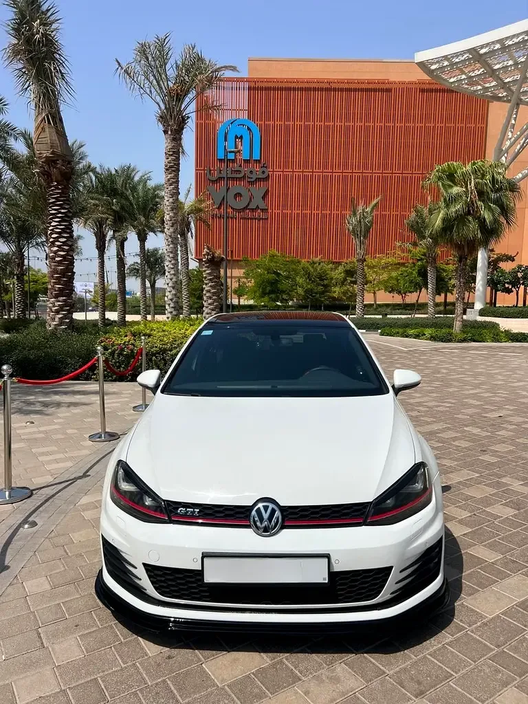 Volkswagen Golf GTI 2.0 AMT (265 hp)