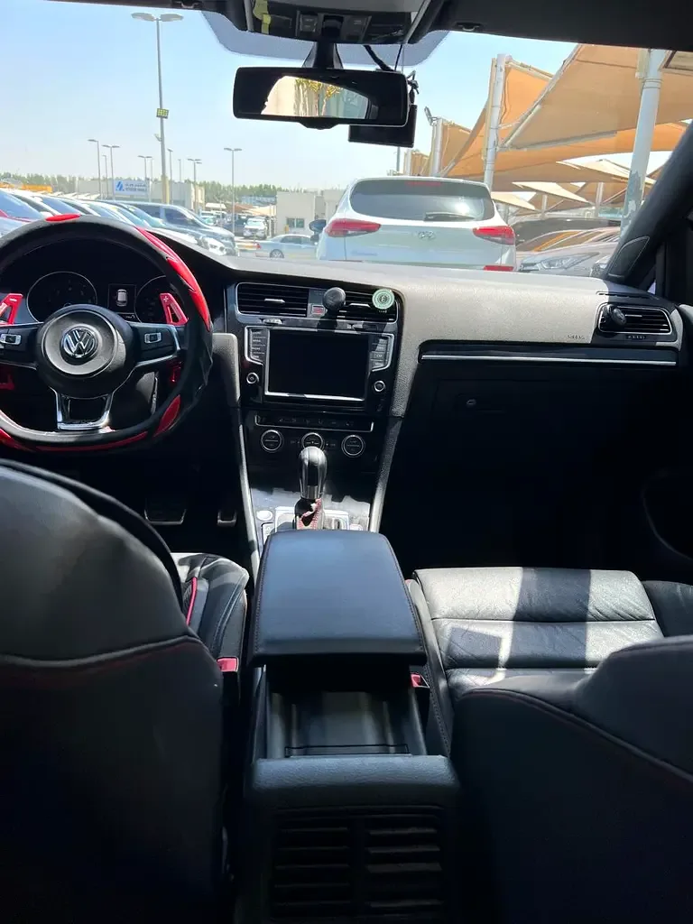 Volkswagen Golf GTI 2.0 AMT (265 hp) - 6