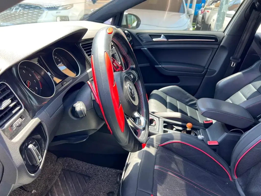 Volkswagen Golf GTI 2.0 AMT (265 hp) - 4