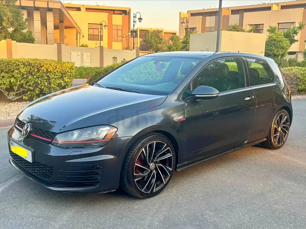 Volkswagen Golf GTI 2.0 AMT (265 hp)