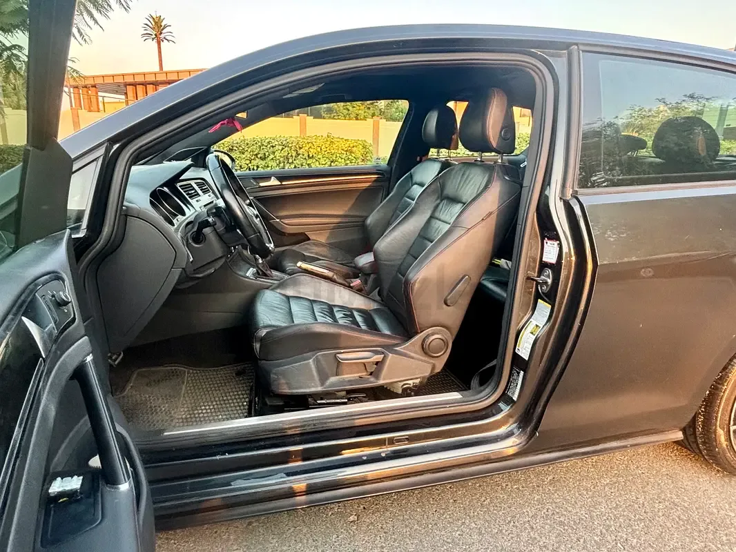 Volkswagen Golf GTI 2.0 AMT (265 hp) - 3