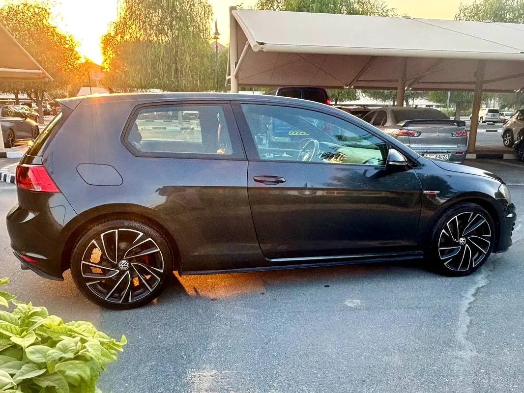 Volkswagen Golf GTI 2.0 AMT (265 hp) - 7
