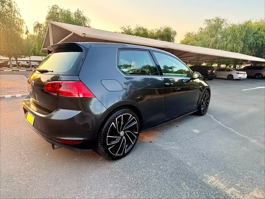 Volkswagen Golf GTI 2.0 AMT (265 hp) - 8
