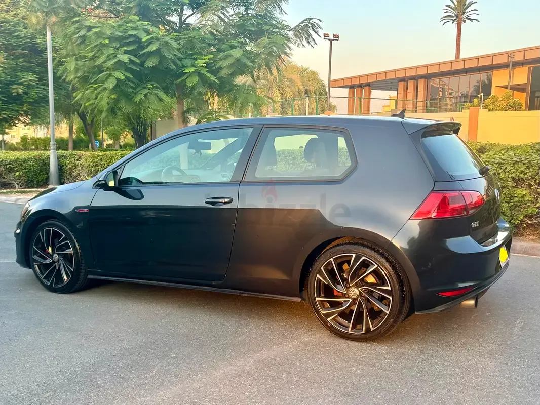 Volkswagen Golf GTI 2.0 AMT (265 hp) - 10