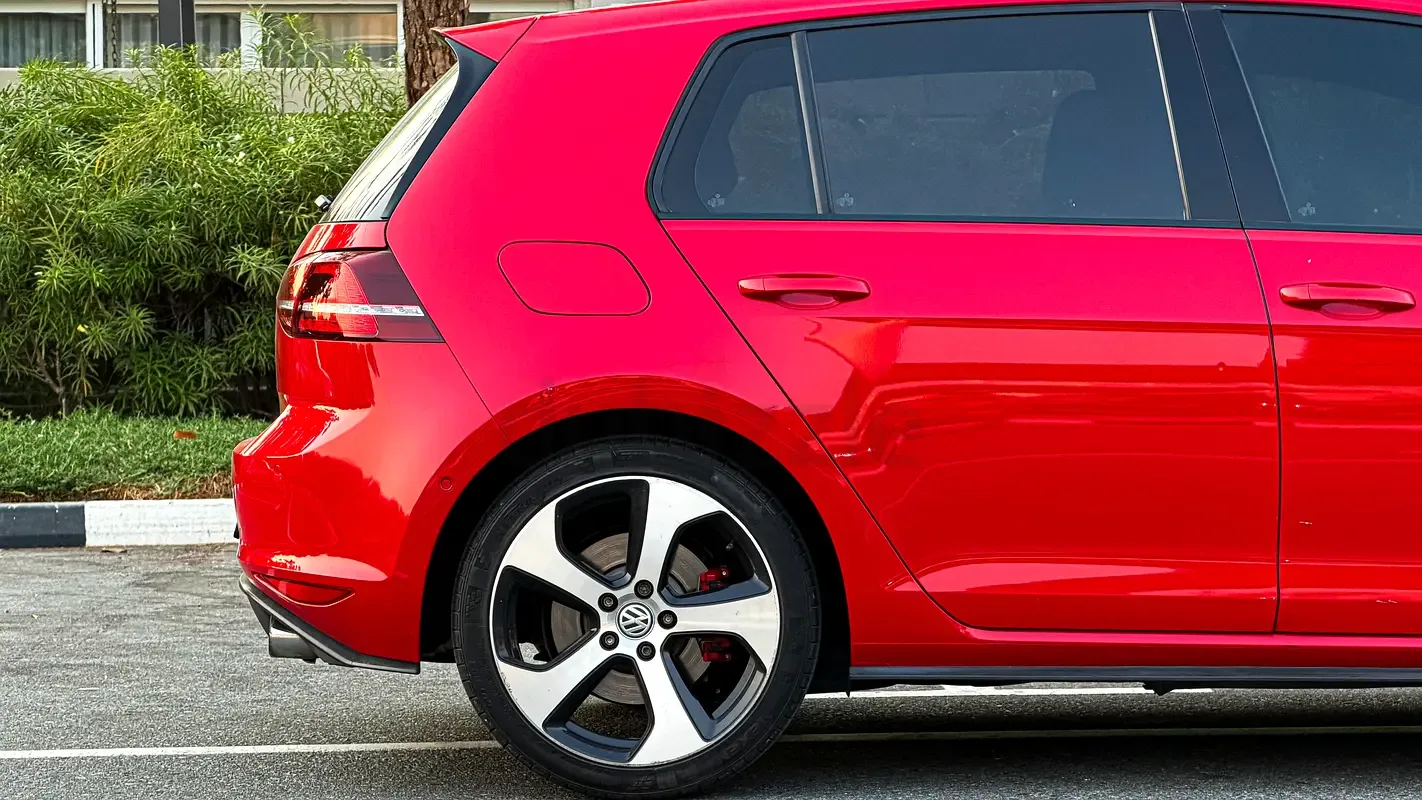 Volkswagen Golf GTI 2.0 AMT (265 حصان) - 6