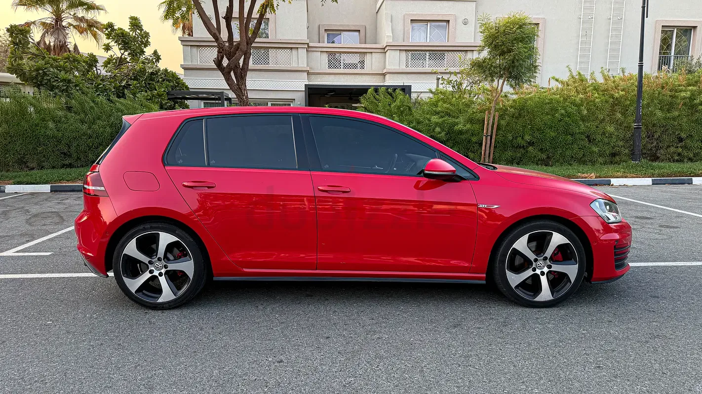 Volkswagen Golf GTI 2.0 AMT (265 حصان) - 8