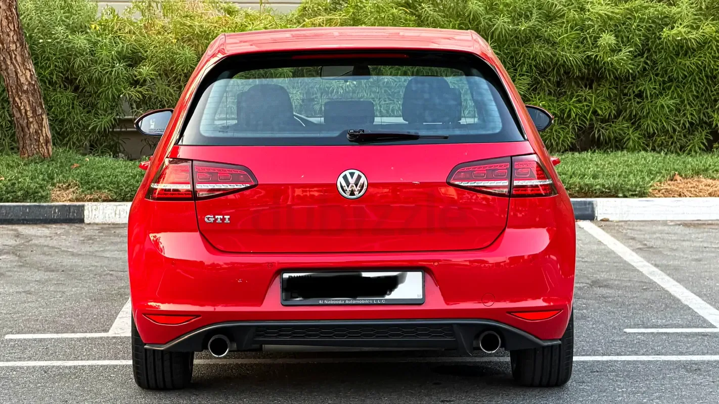 Volkswagen Golf GTI 2.0 AMT (265 حصان) - 10