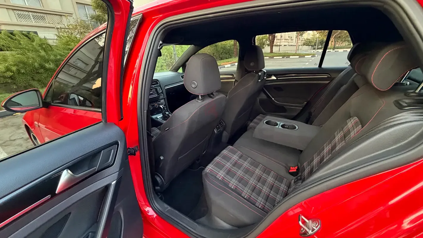 Volkswagen Golf GTI 2.0 AMT (265 حصان) - 16