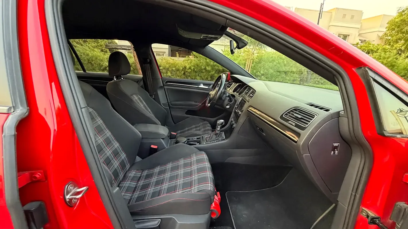 Volkswagen Golf GTI 2.0 AMT (265 حصان) - 15