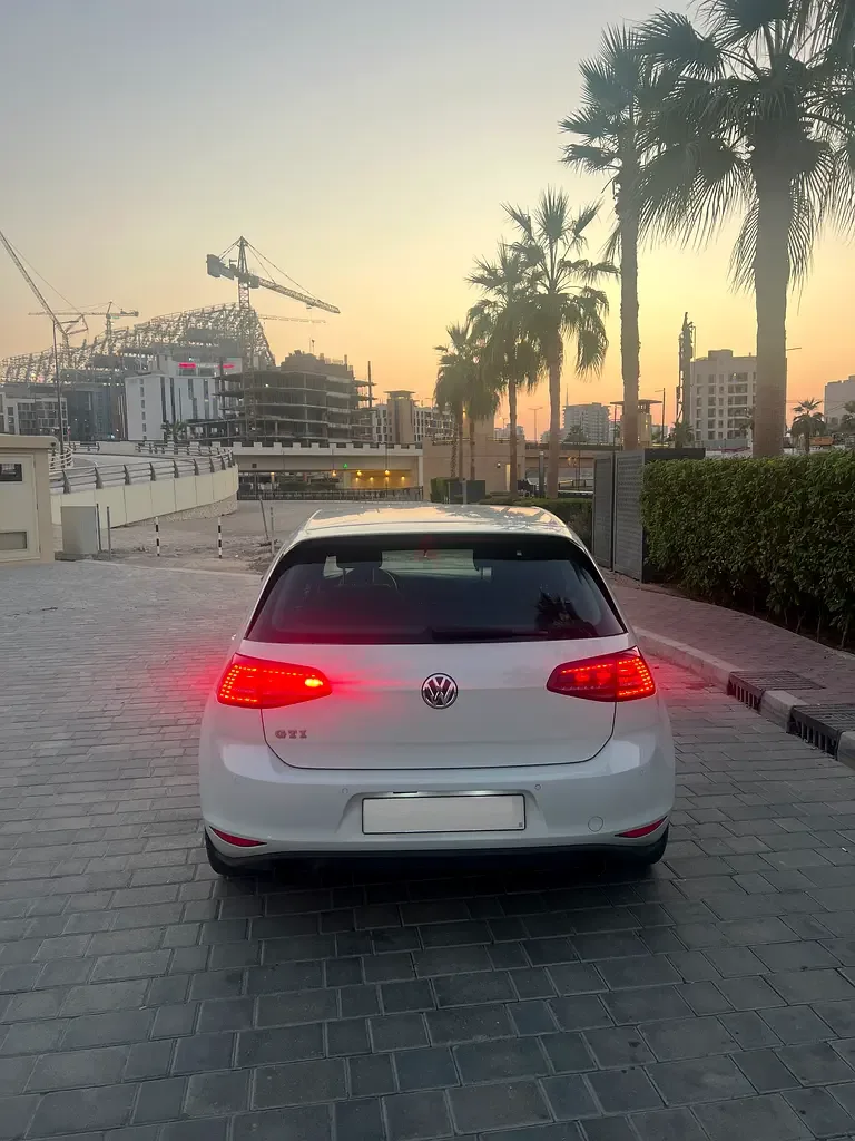 Volkswagen Golf GTI 2.0 AMT (265 hp) - 5