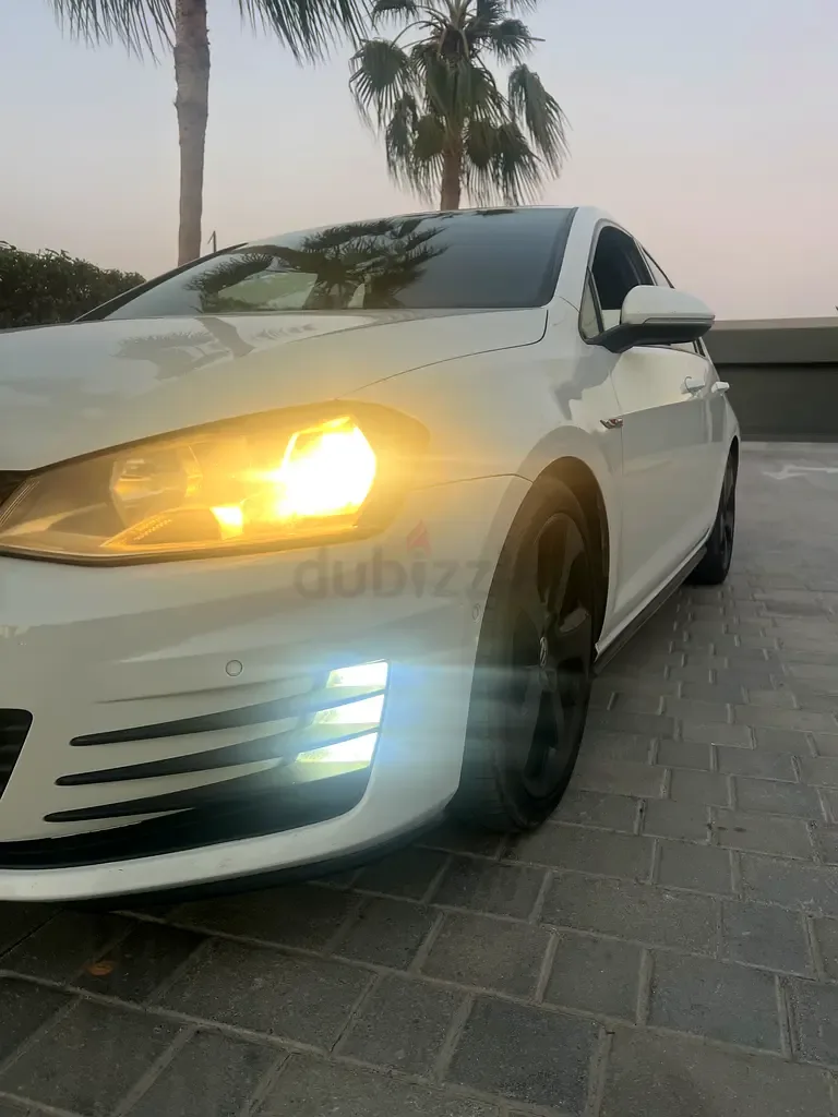 Volkswagen Golf GTI 2.0 AMT (265 hp) - 4