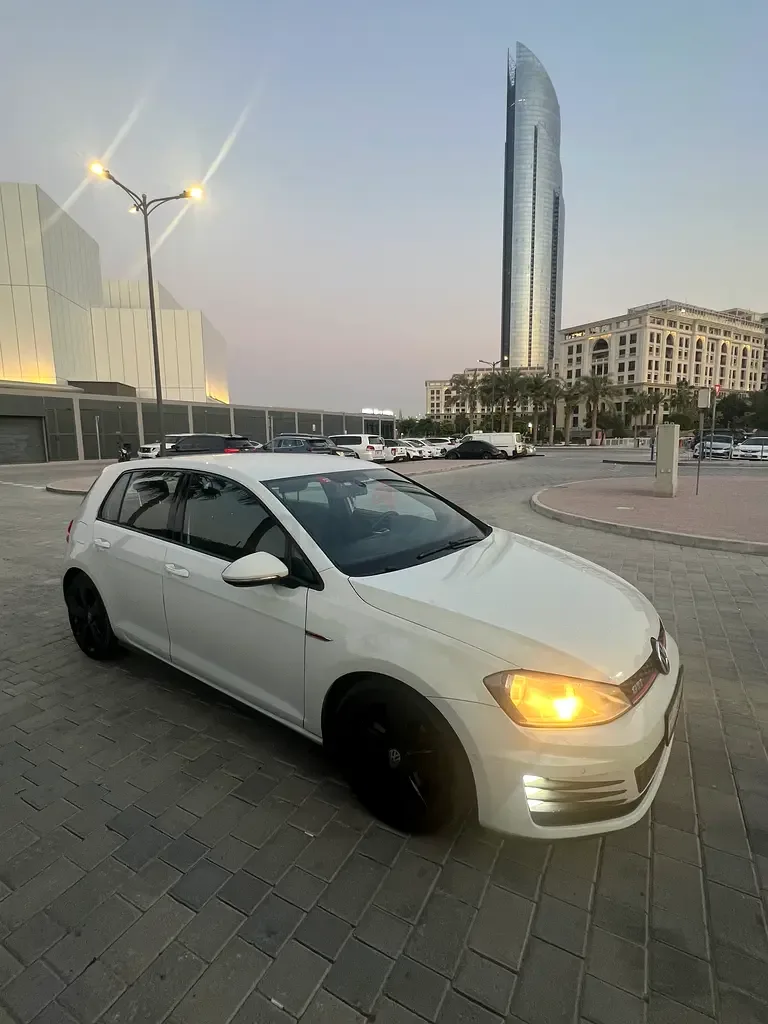 Volkswagen Golf GTI 2.0 AMT (265 hp) - 8