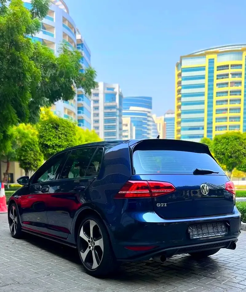 Volkswagen Golf GTI 2.0 AMT (265 hp)