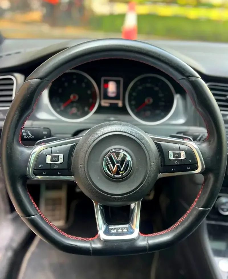 Volkswagen Golf GTI 2.0 AMT (265 hp) - 12