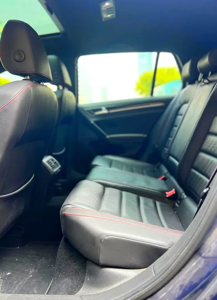 Volkswagen Golf GTI 2.0 AMT (265 hp) - 10