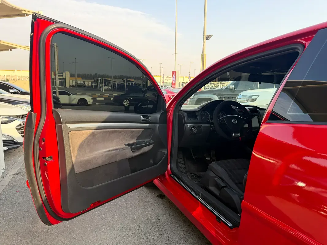 Volkswagen Golf GTI 2.0 MT (230 hp) - 11