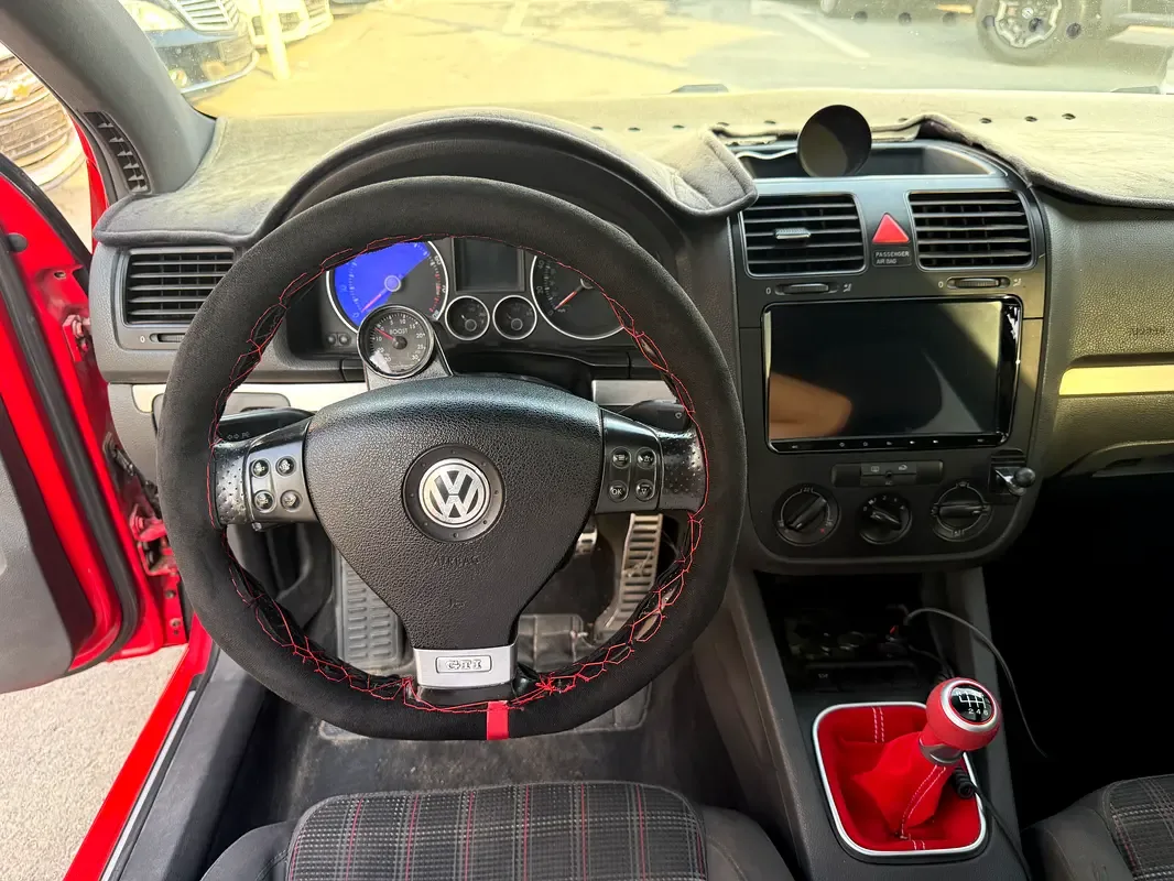 Volkswagen Golf GTI 2.0 MT (230 hp) - 14