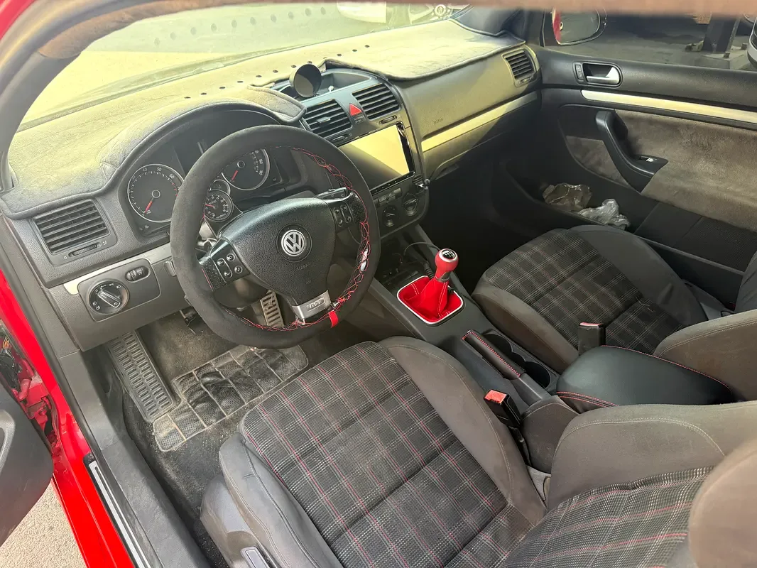 Volkswagen Golf GTI 2.0 MT (230 hp) - 13