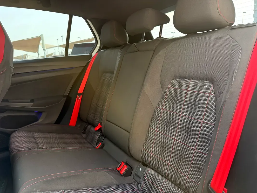 Volkswagen Golf GTI 2.0 MT (245 hp) - 10