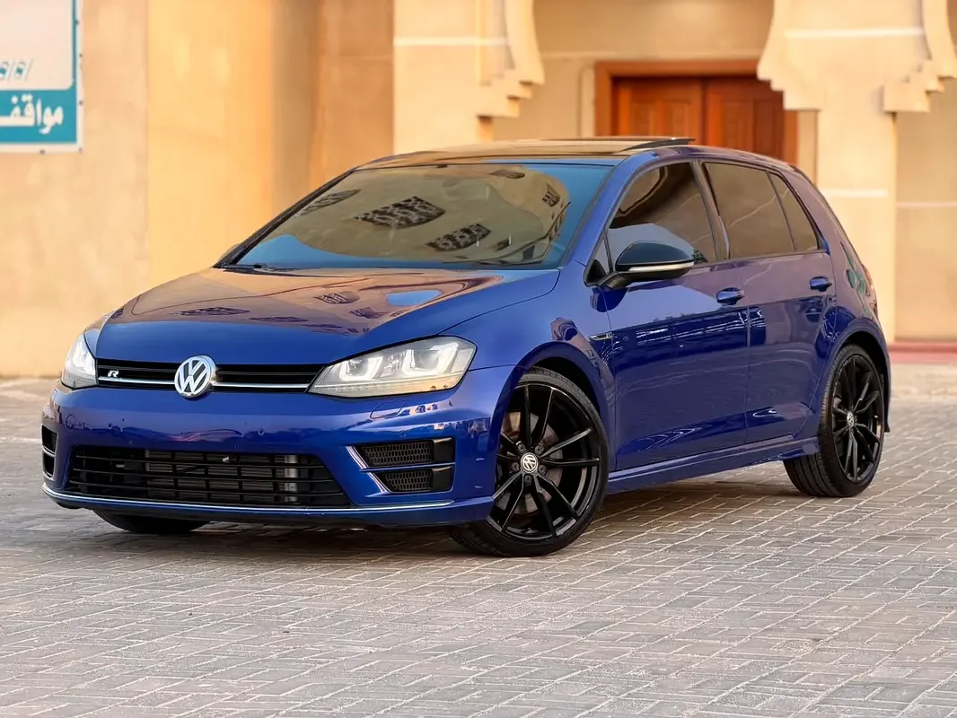 Volkswagen Golf R 2.0 AMT 4WD (300 hp)