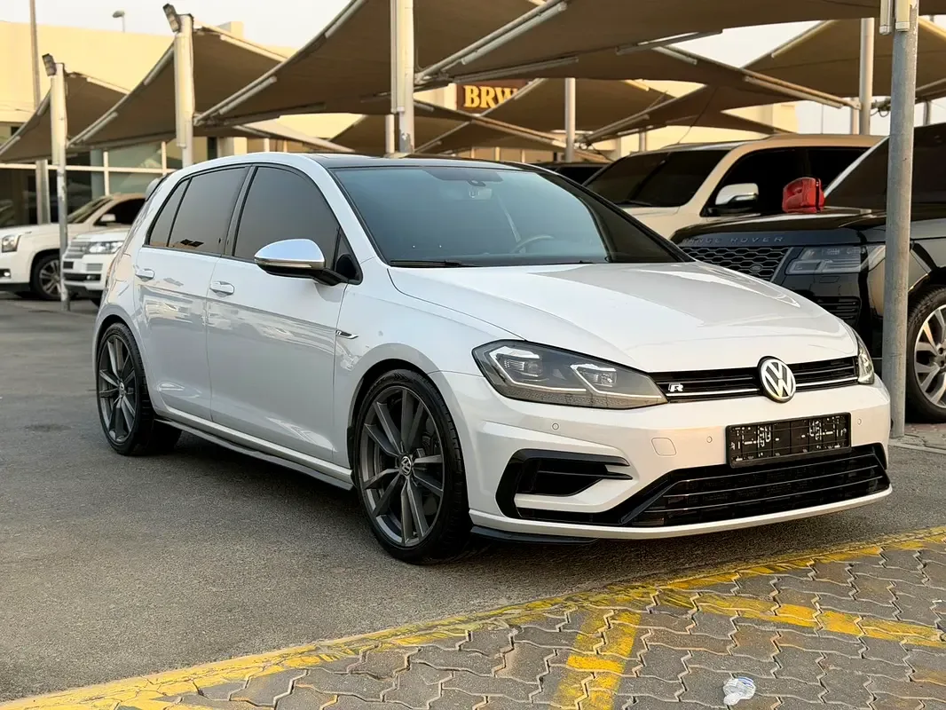Volkswagen Golf R 2.0 AMT 4WD (300 حصان) - 2