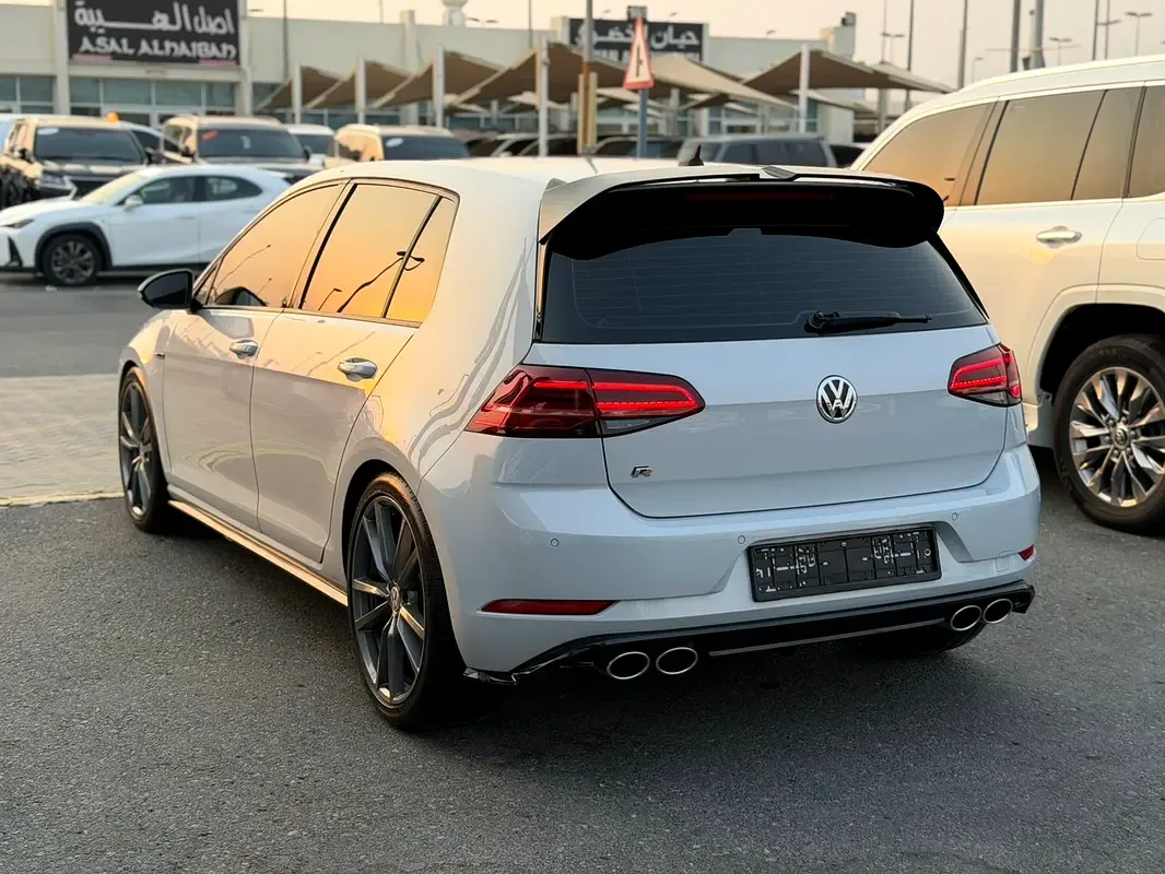 Volkswagen Golf R 2.0 AMT 4WD (300 حصان) - 5