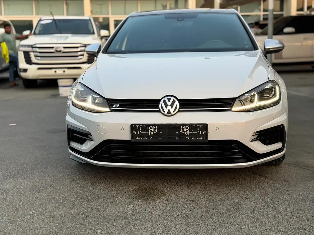 Volkswagen Golf R 2.0 AMT 4WD (300 حصان) - 7