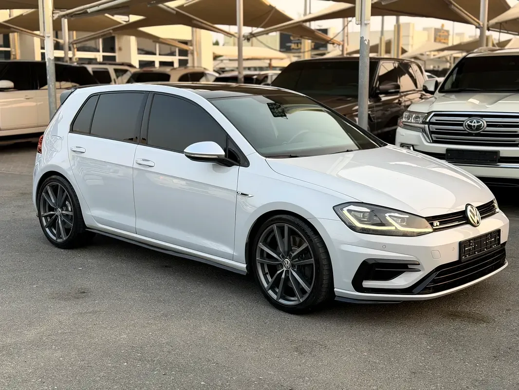 Volkswagen Golf R 2.0 AMT 4WD (300 حصان) - 14