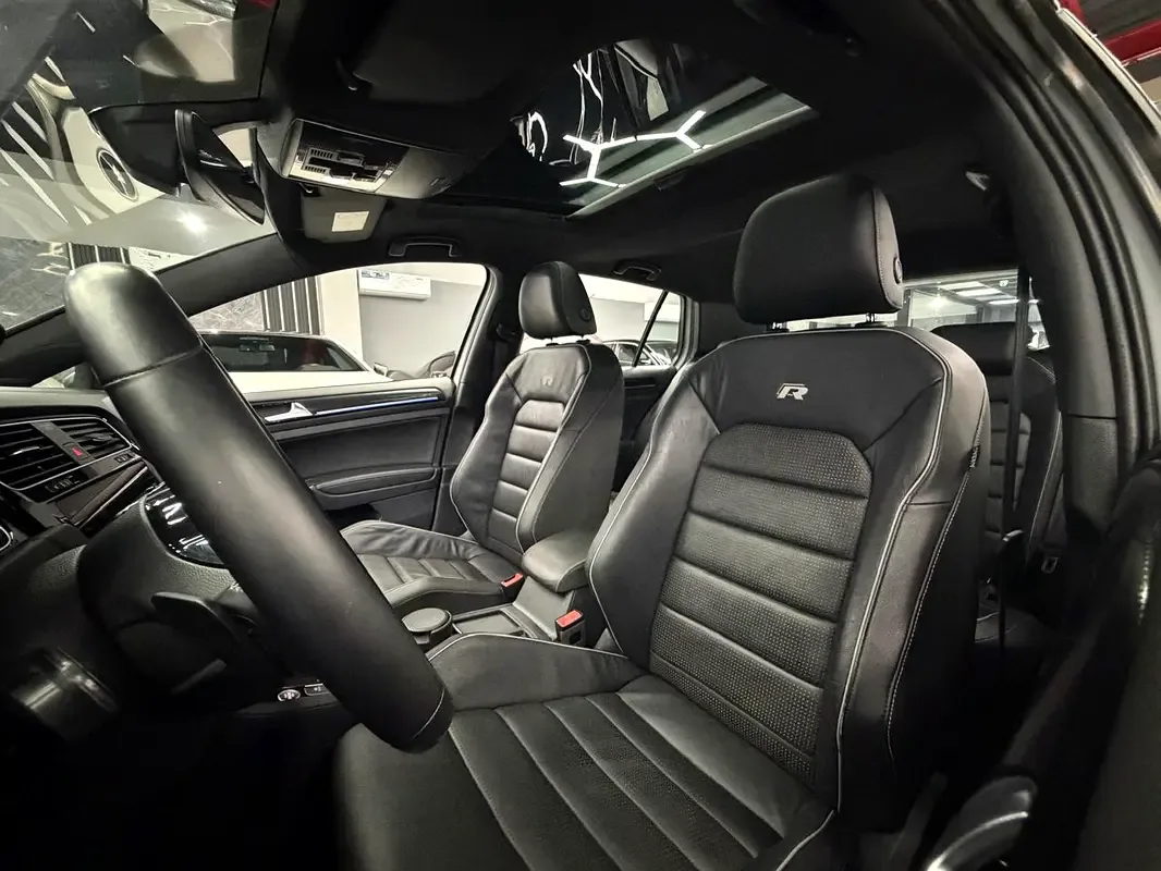 Volkswagen Golf R 2.0 AMT 4WD (300 حصان) - 7